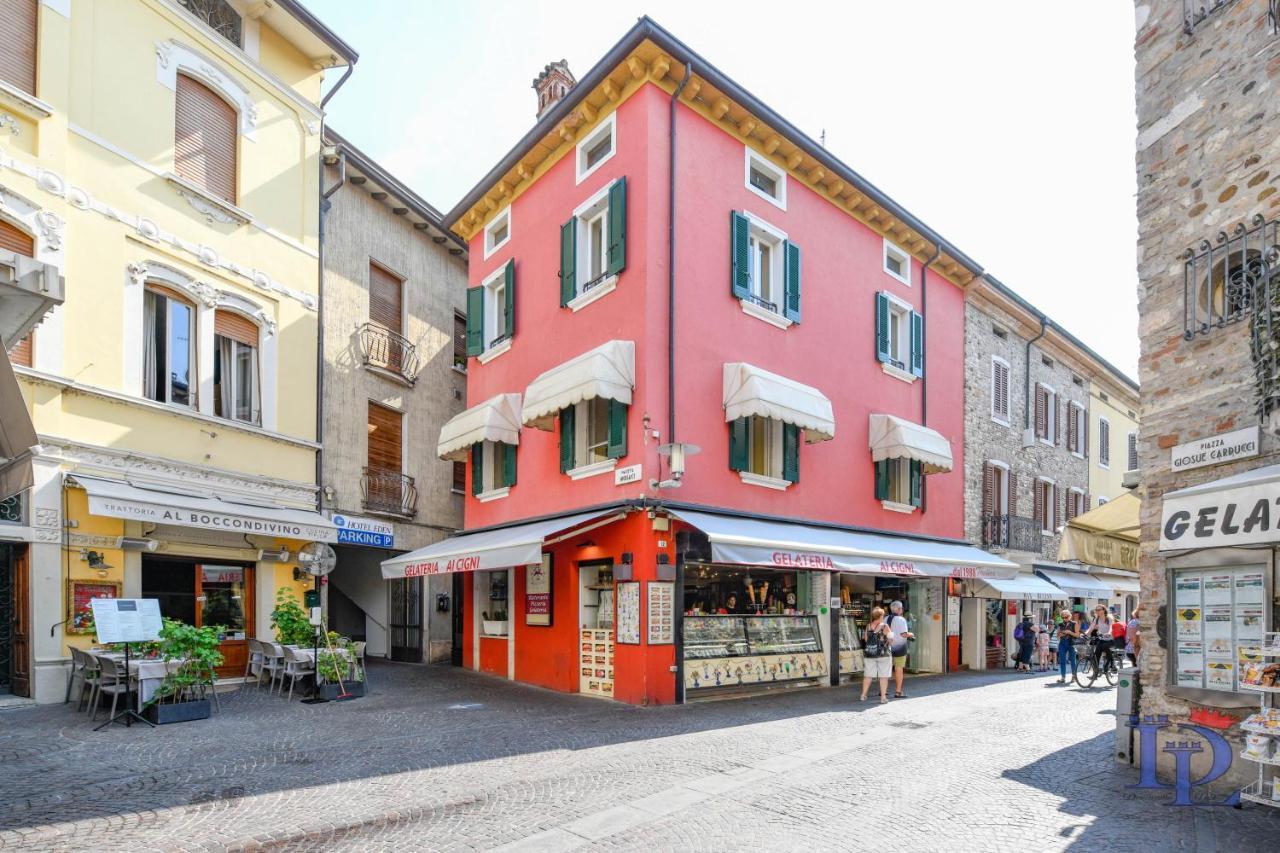 Desenzanoloft Official Partner Marriott Homes & Villas - Queen Of Sirmione Castle View Zewnętrze zdjęcie